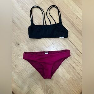 Billabong A/Div Strappy Bikini Top & Sol Searcher Hawaii Lo Bikini Bottoms SET